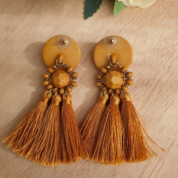Tassel Bead Stud Earrings - Picture 3 of 5